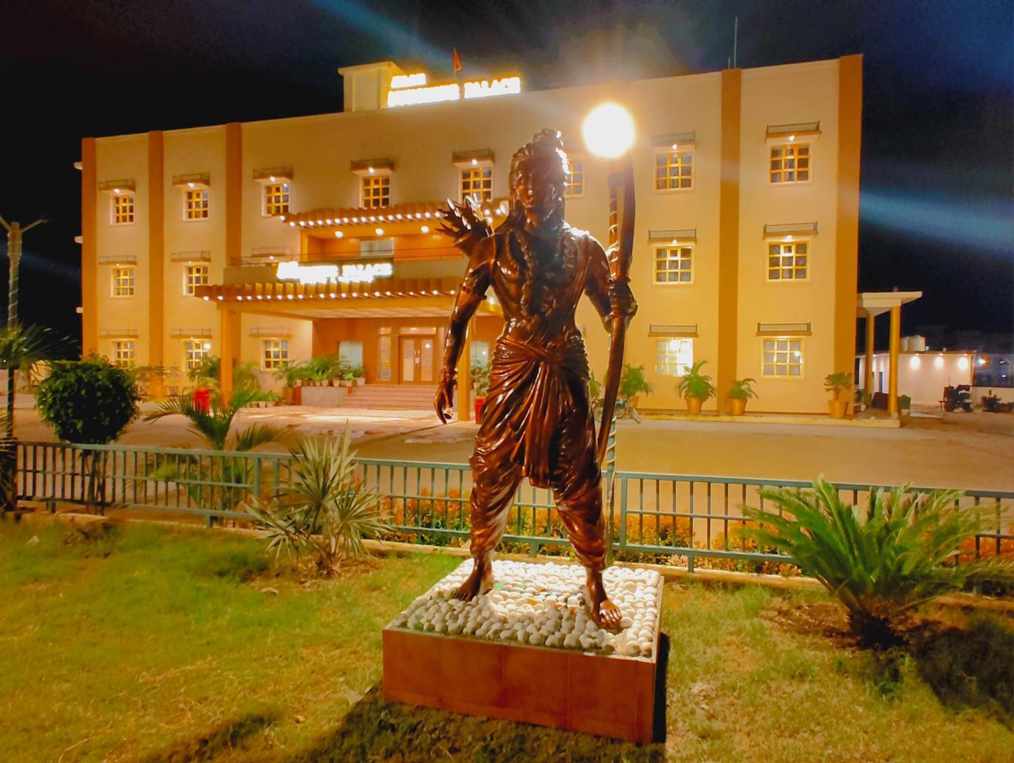 Avadh Sunshine Palace Hotel And Resort Ayodhya Exterior foto