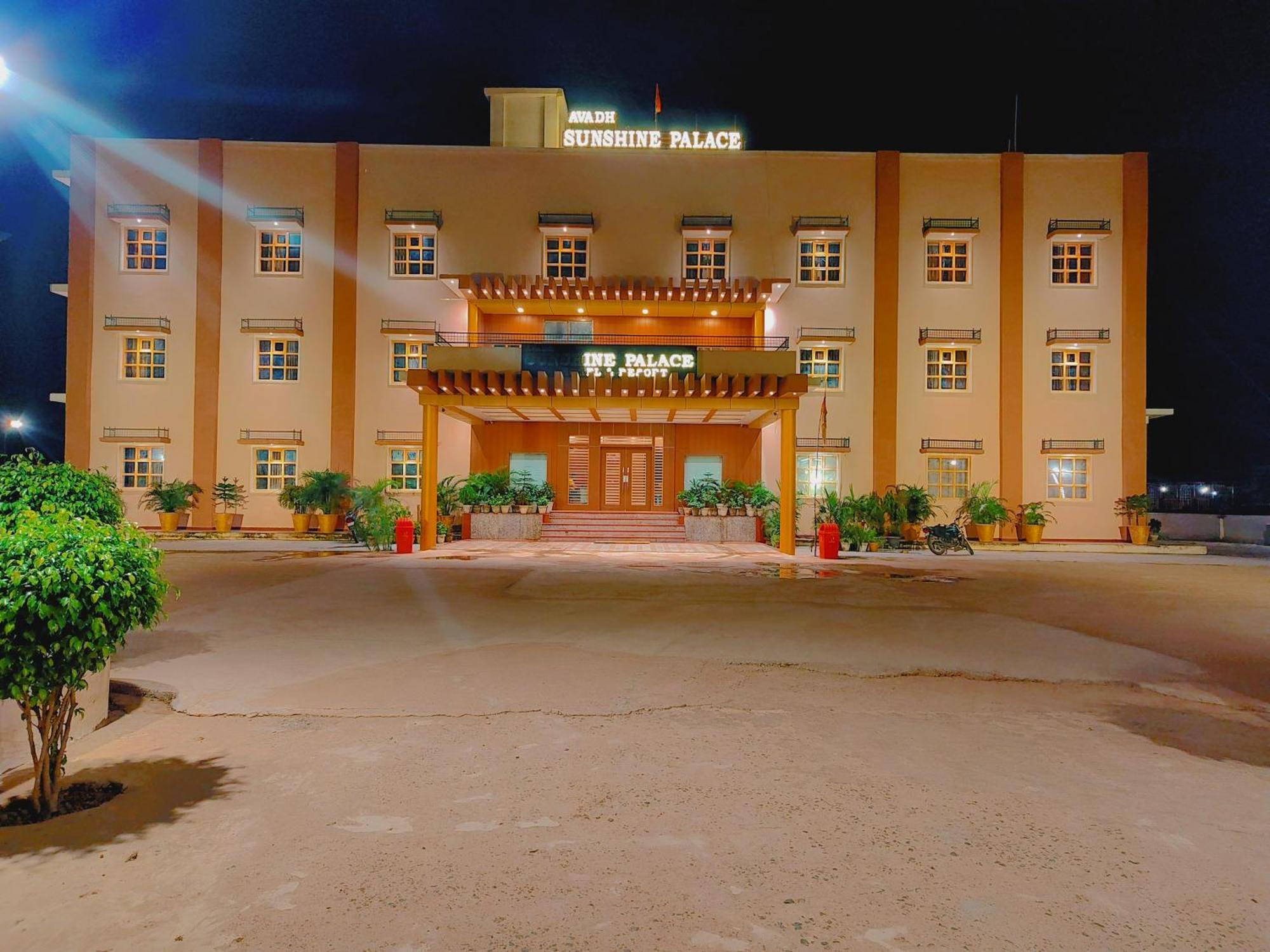 Avadh Sunshine Palace Hotel And Resort Ayodhya Exterior foto