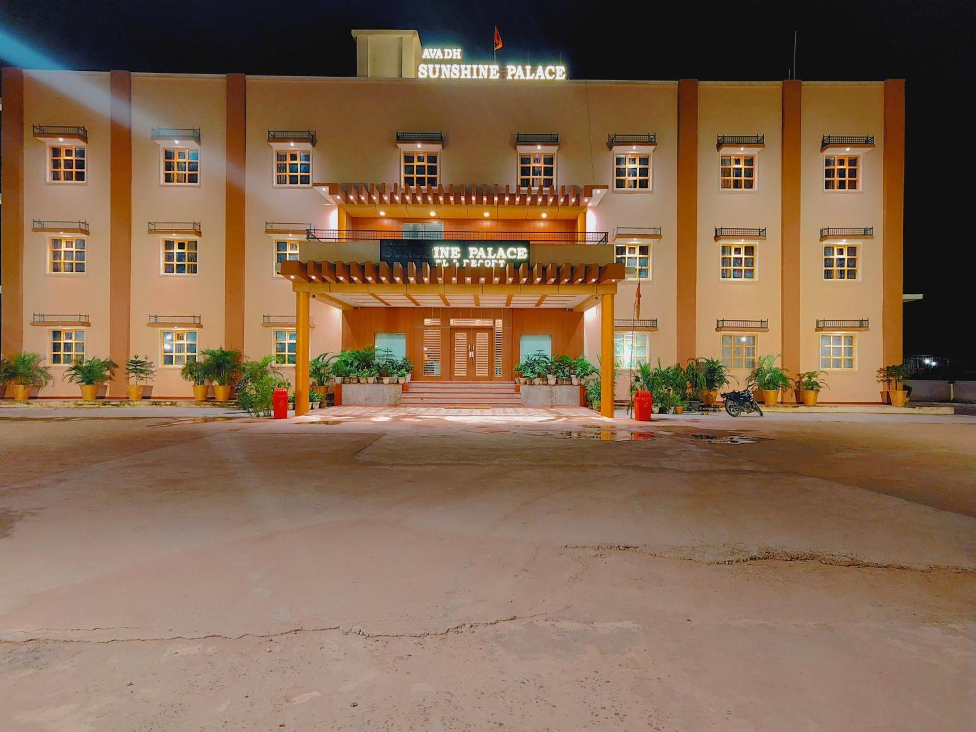 Avadh Sunshine Palace Hotel And Resort Ayodhya Exterior foto