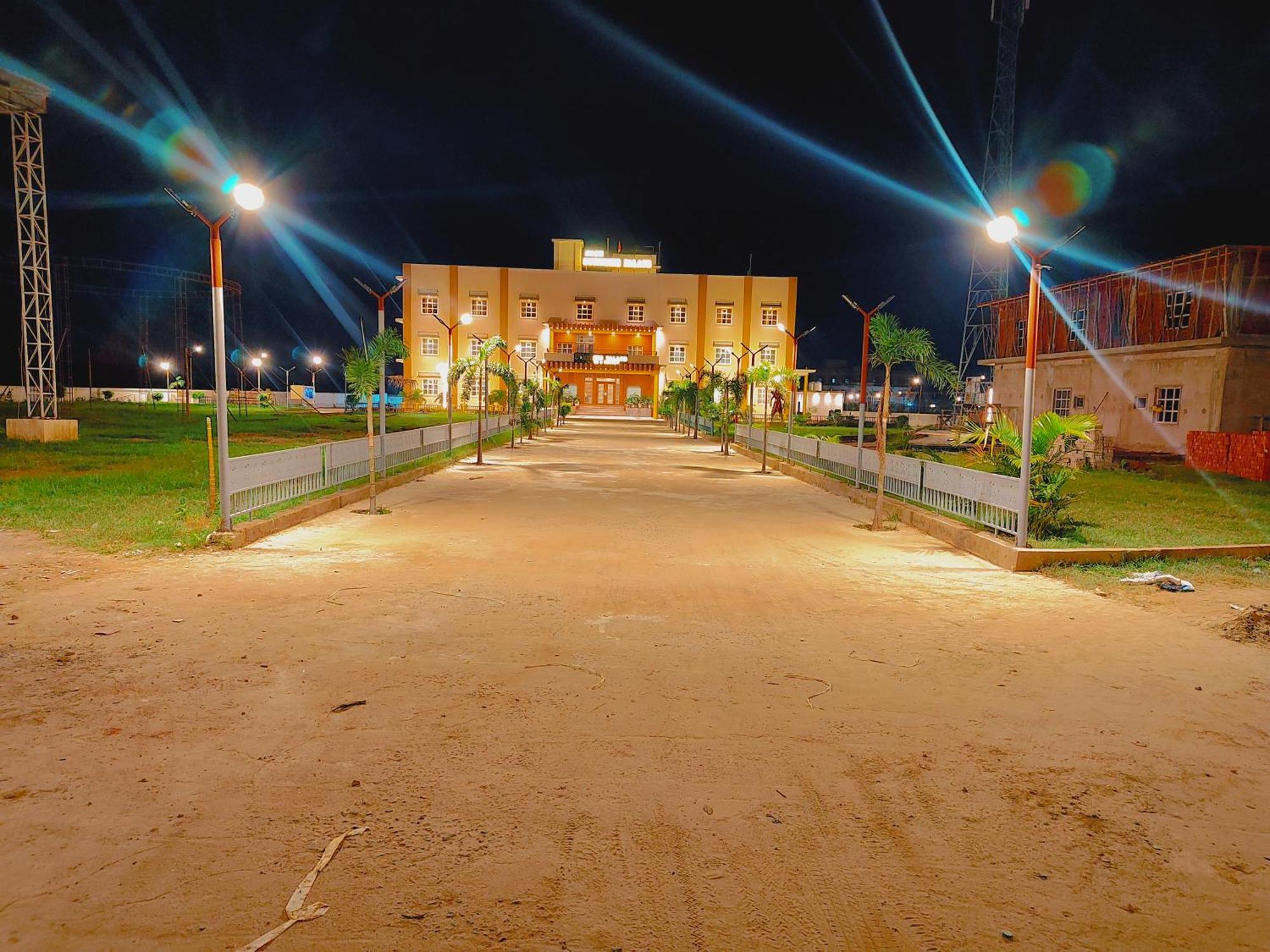Avadh Sunshine Palace Hotel And Resort Ayodhya Exterior foto