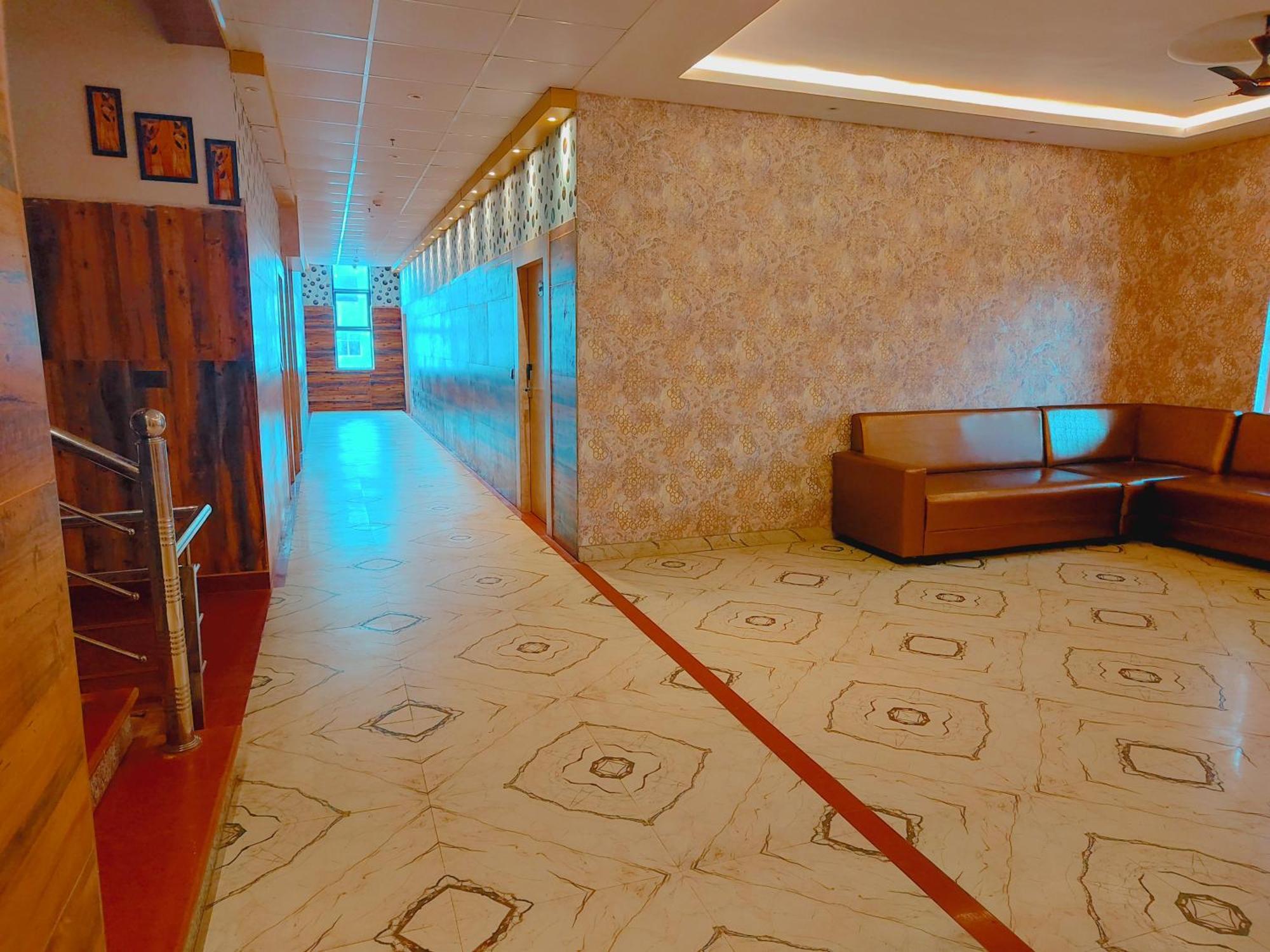 Avadh Sunshine Palace Hotel And Resort Ayodhya Exterior foto